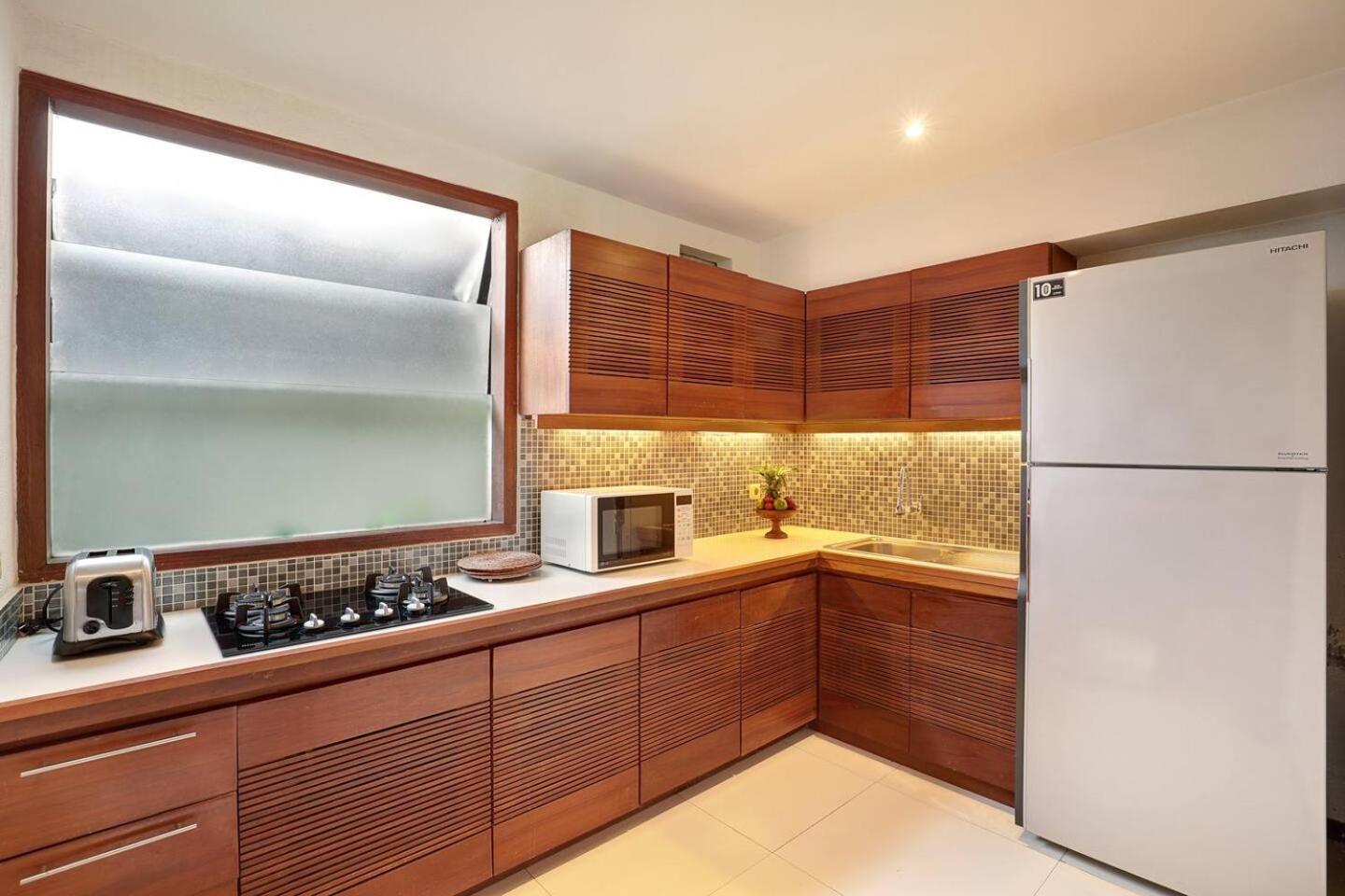 Super Value 4 Bedroom, Walk To Bintang Supermarket Seminyak  Exterior photo
