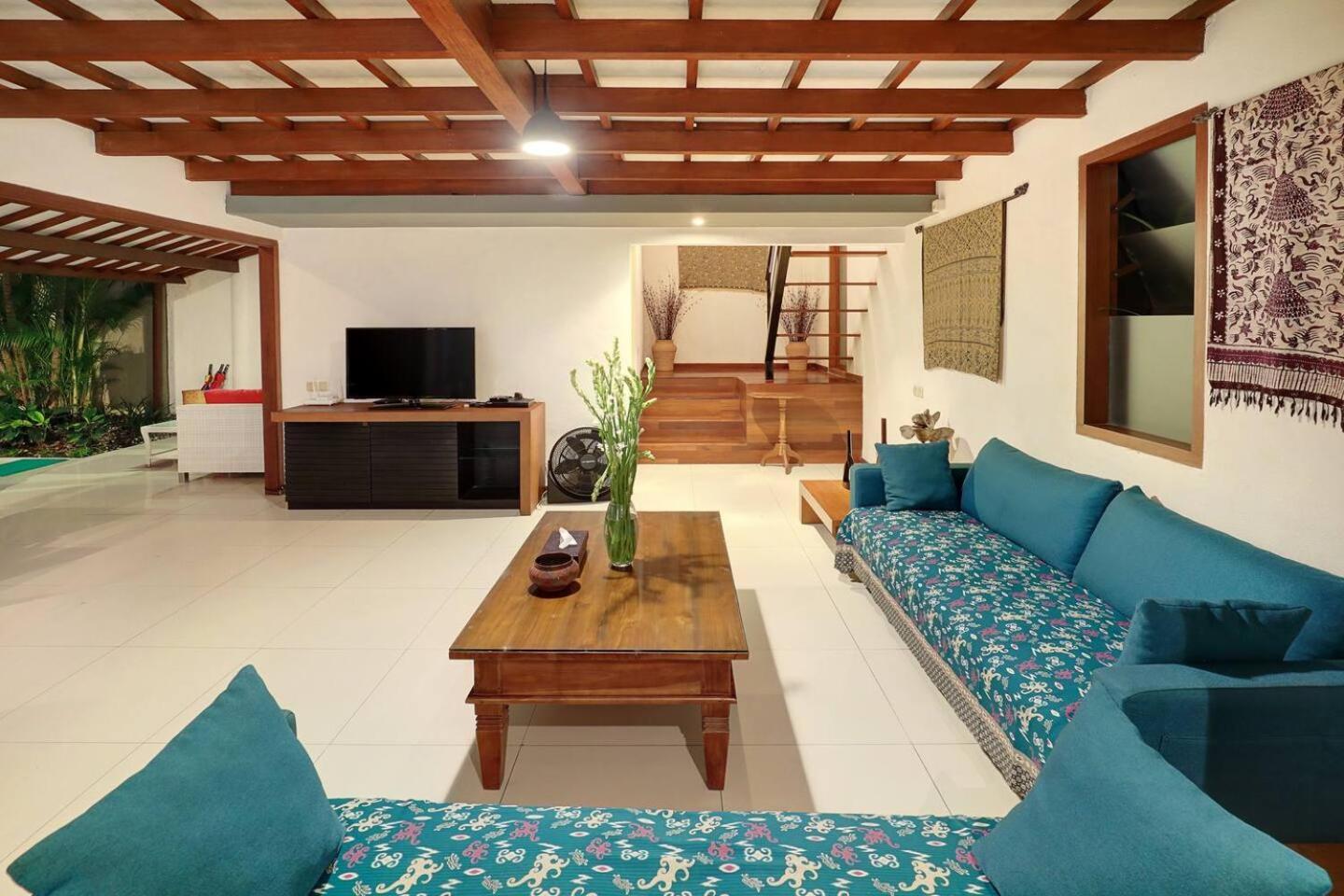 Super Value 4 Bedroom, Walk To Bintang Supermarket Seminyak  Exterior photo
